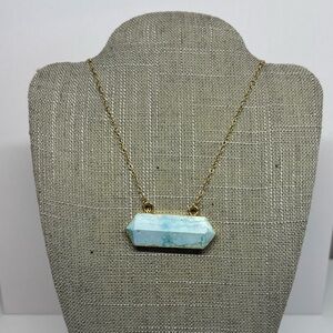 Elegant Gold and Blue Pendant Necklace